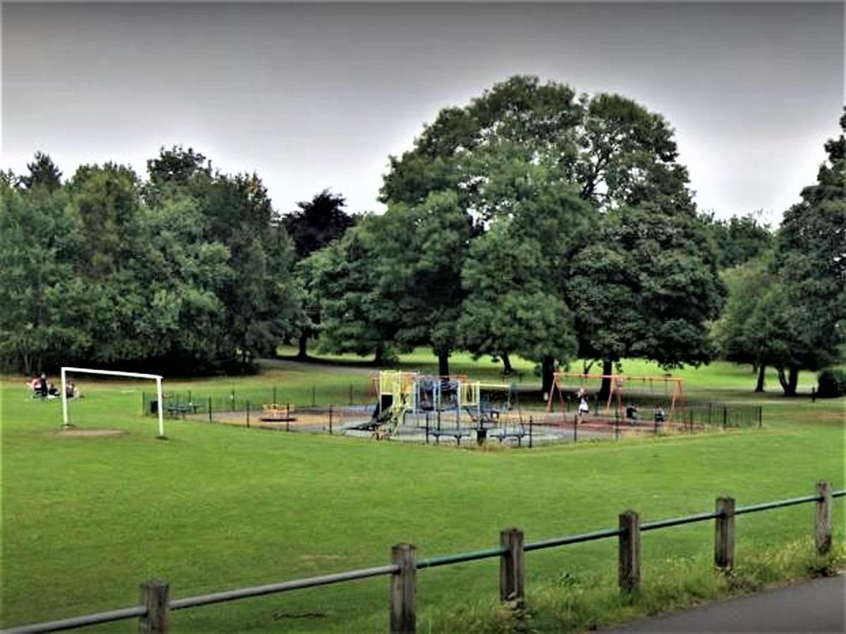 *f1*5gh* Setup For Your Relaxed & Amazing + Free Parking + Free Fast Wifi * Apartment Leeds (West Yorkshire)