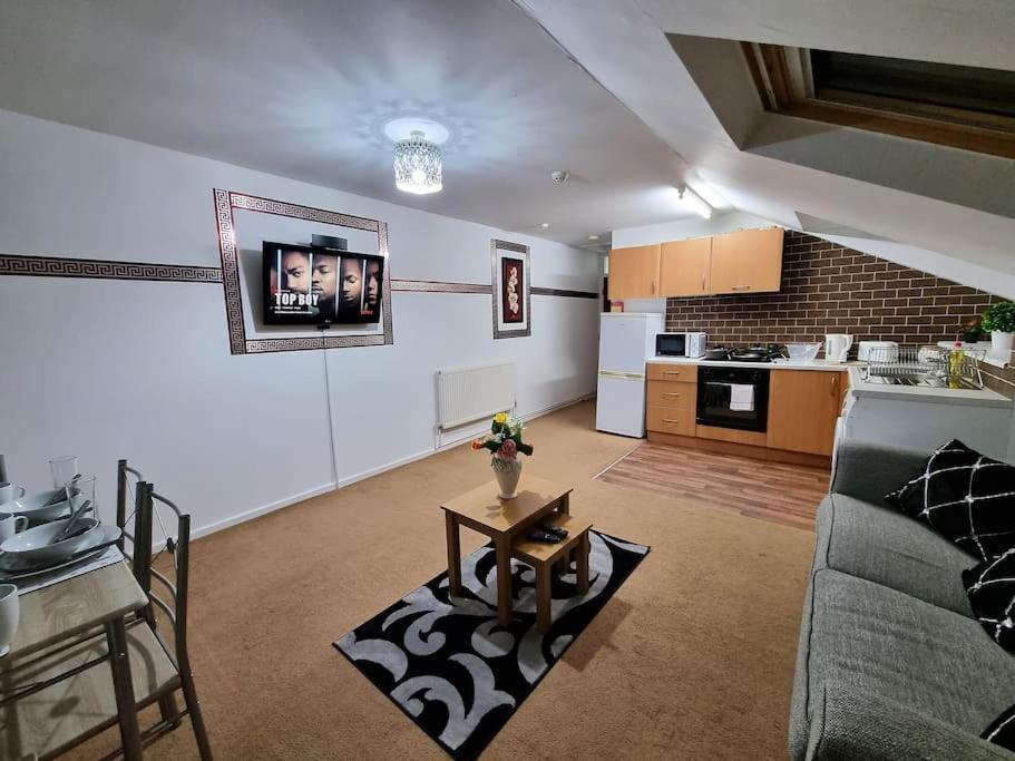 *f1*5gh* Setup For Your Relaxed & Amazing + Free Parking + Free Fast Wifi * * Leeds (West Yorkshire)