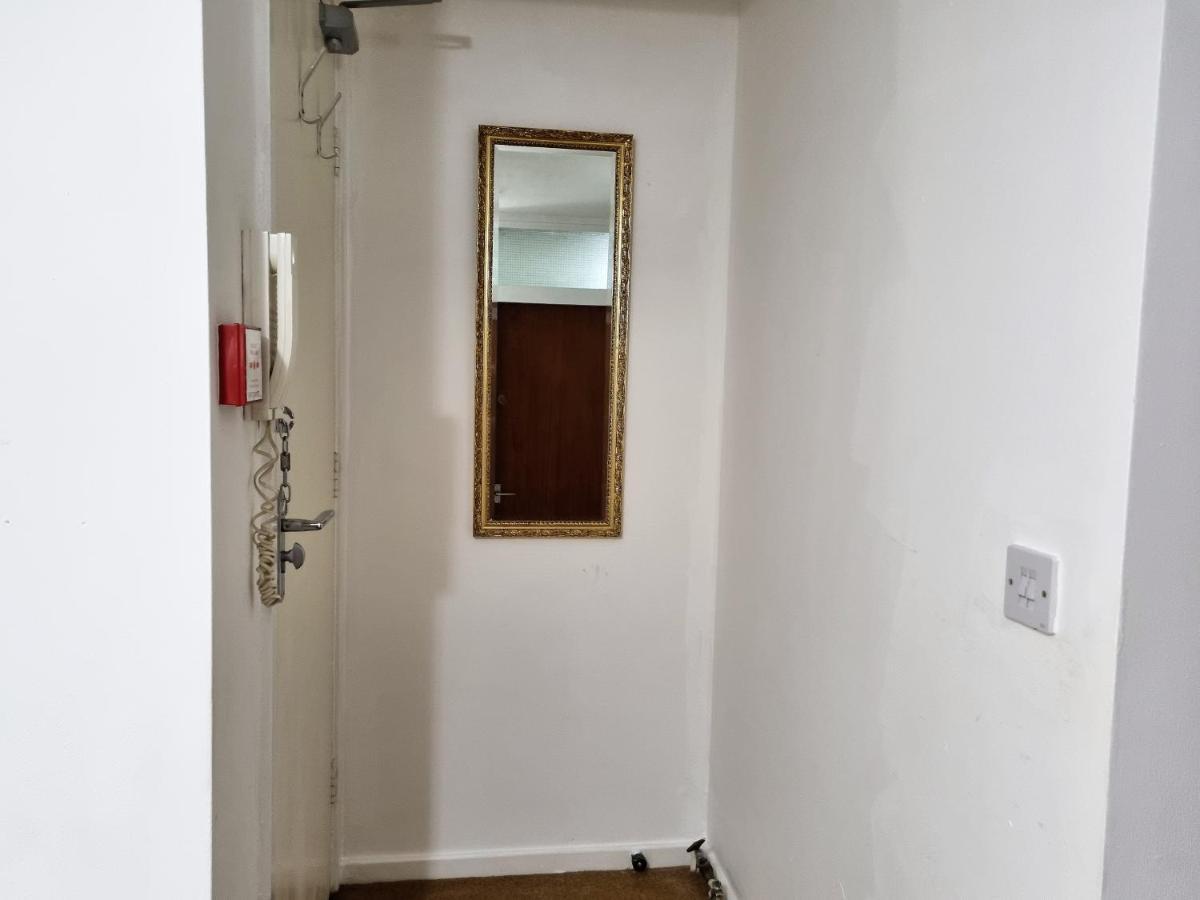 *f1*5gh* Setup For Your Relaxed & Amazing + Free Parking + Free Fast Wifi * * Leeds (West Yorkshire)
