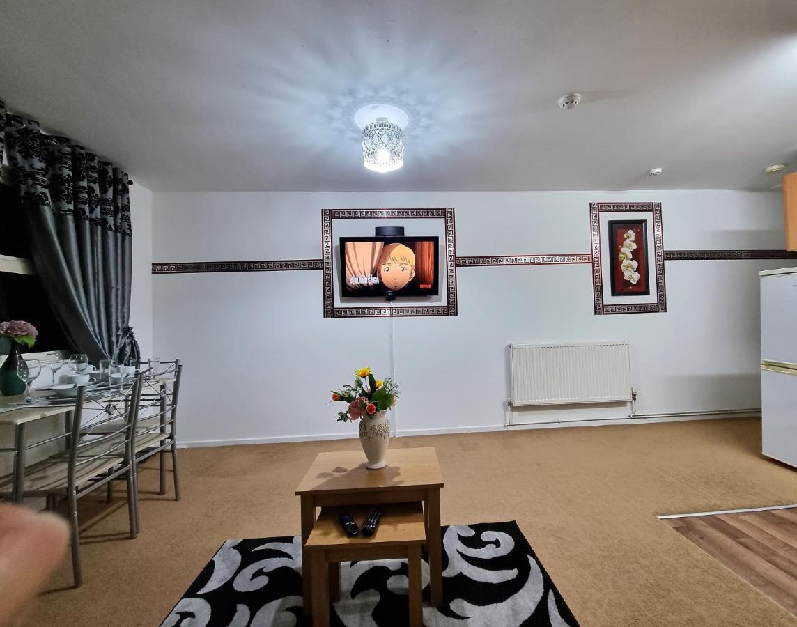 *f1*5gh* Setup For Your Relaxed & Amazing + Free Parking + Free Fast Wifi * Leeds (West Yorkshire)