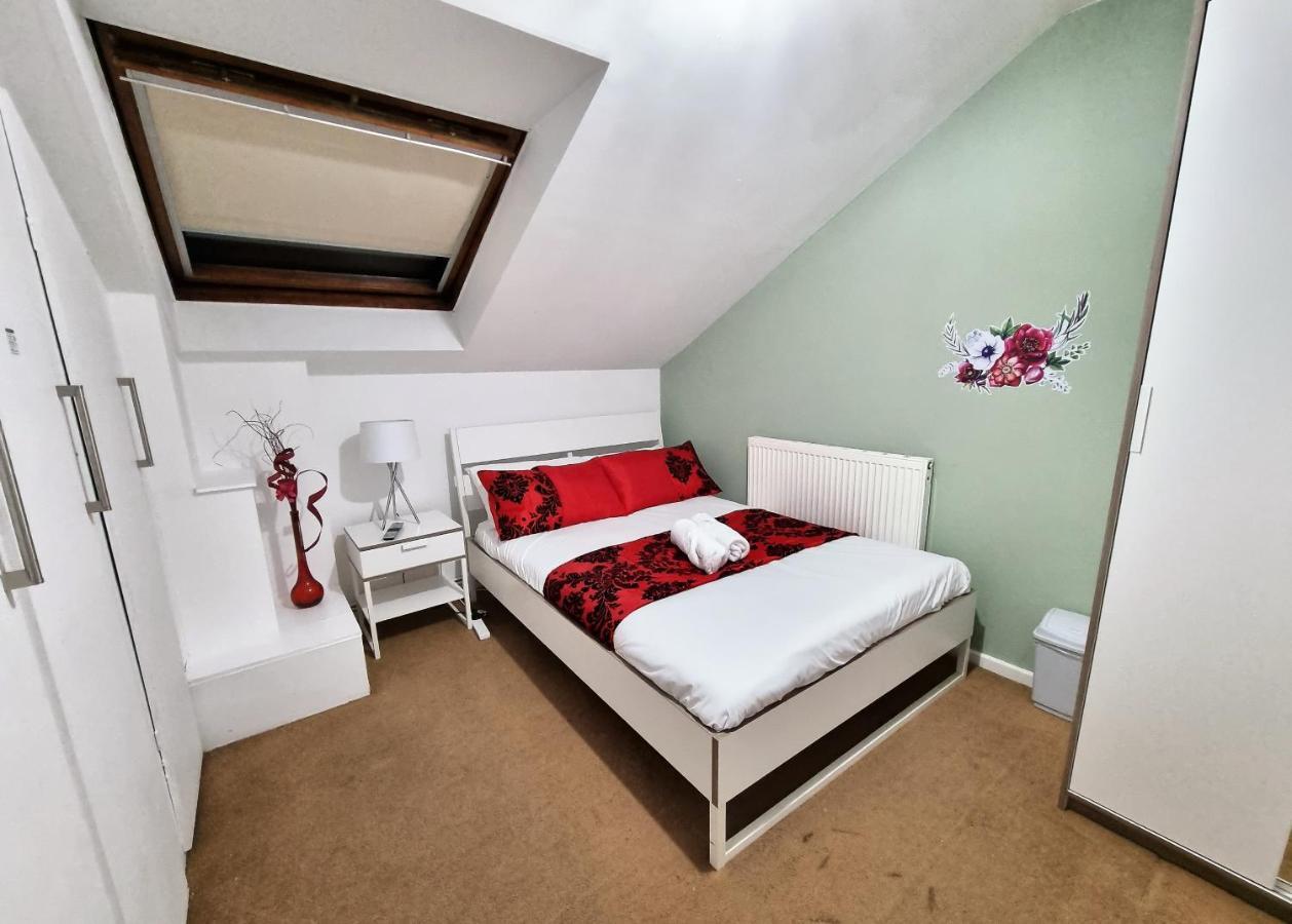 Apartment *f1*5gh* Setup For Your Relaxed & Amazing + Free Parking + Free Fast Wifi * Leeds (West Yorkshire)