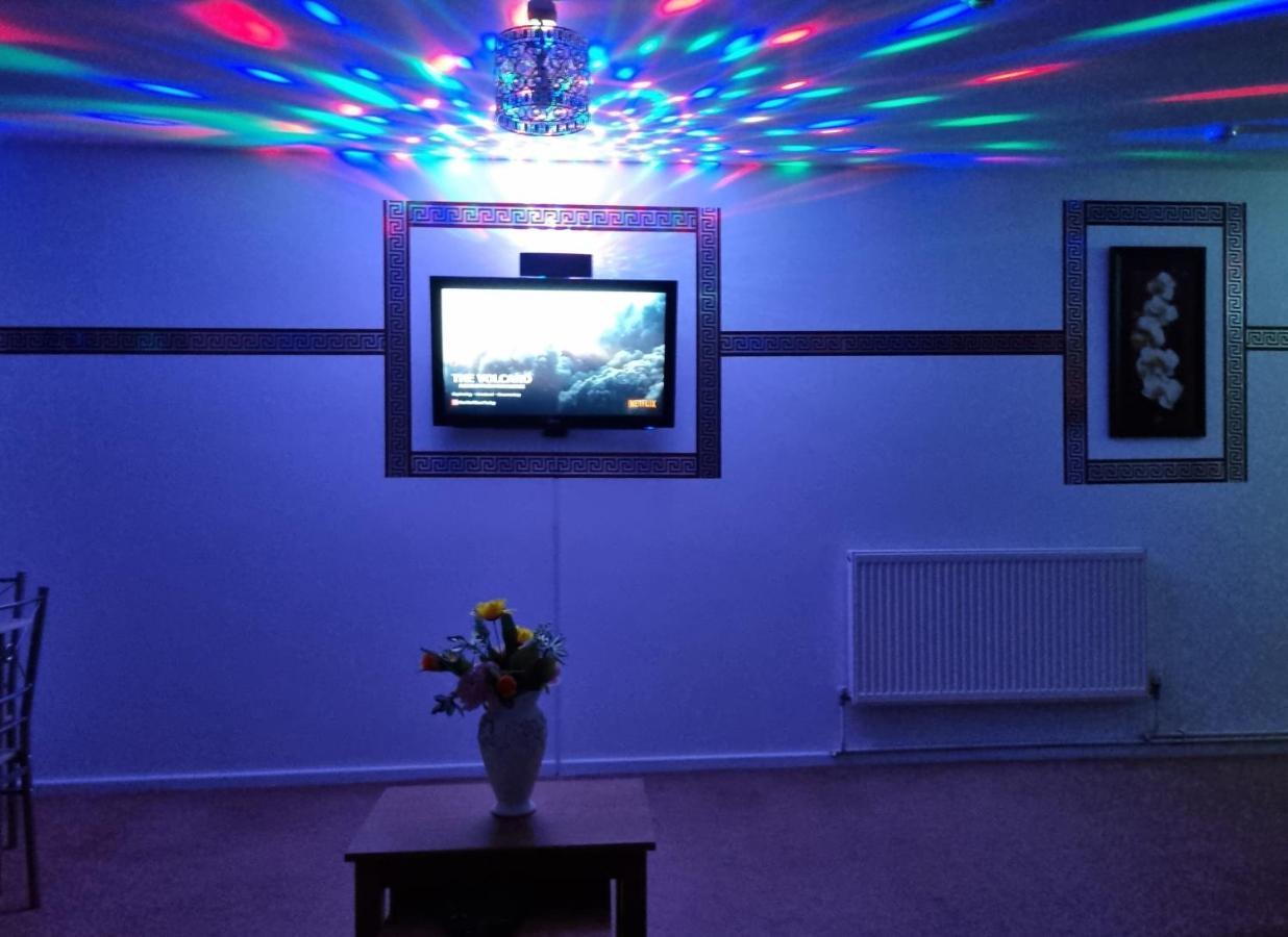 *f1*5gh* Setup For Your Relaxed & Amazing + Free Parking + Free Fast Wifi * Leeds (West Yorkshire)